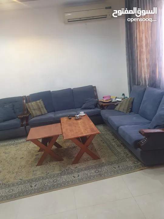 طقم كنب مورس عشر مقاعد تنتين ثلاثية وأربعة مفردة خشب زان تقيل بحالة جيدة