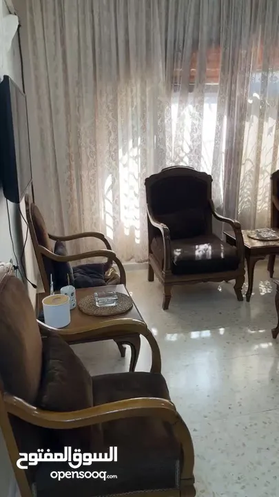 طقم كنابيات خشب زان مع طاولة سفرة