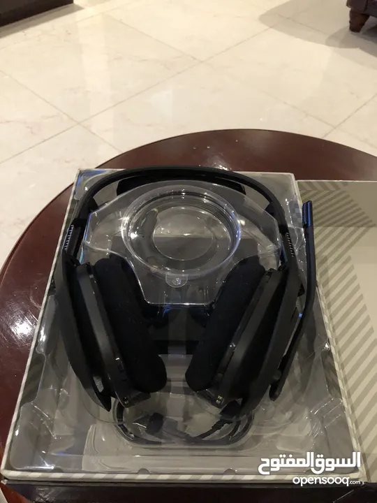 سماعة رأس لاسلكية A50 من ASTRO Gaming A50 + Base Station Gen 4 - متوافق مع PS5 وPS4 وpc