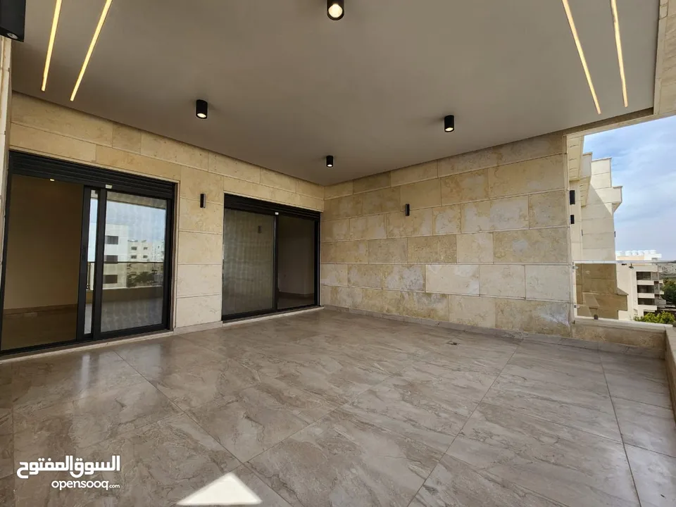 شقة طابقية للبيع في حي الصحابة - ref : 14579