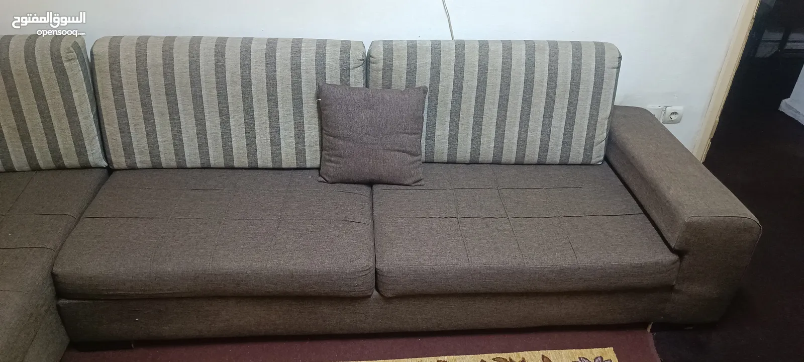 طقم كنب كورنر للبيع ب 100 دينار