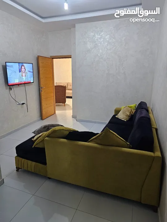 شقه مفروشه فرش جديد للايجار لعائله صغيره او عرسان