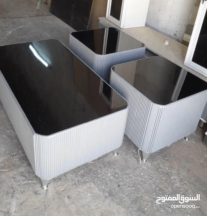طاولات وسط خشب ودهان مكون من ثلاث قطع او حسب الطلب جميع احجام مع إمكانية تغير الون