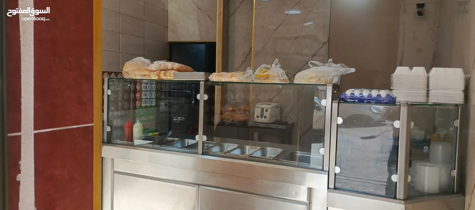 مطعم للبيع في حي نزال موقع حيوي وسط سوق