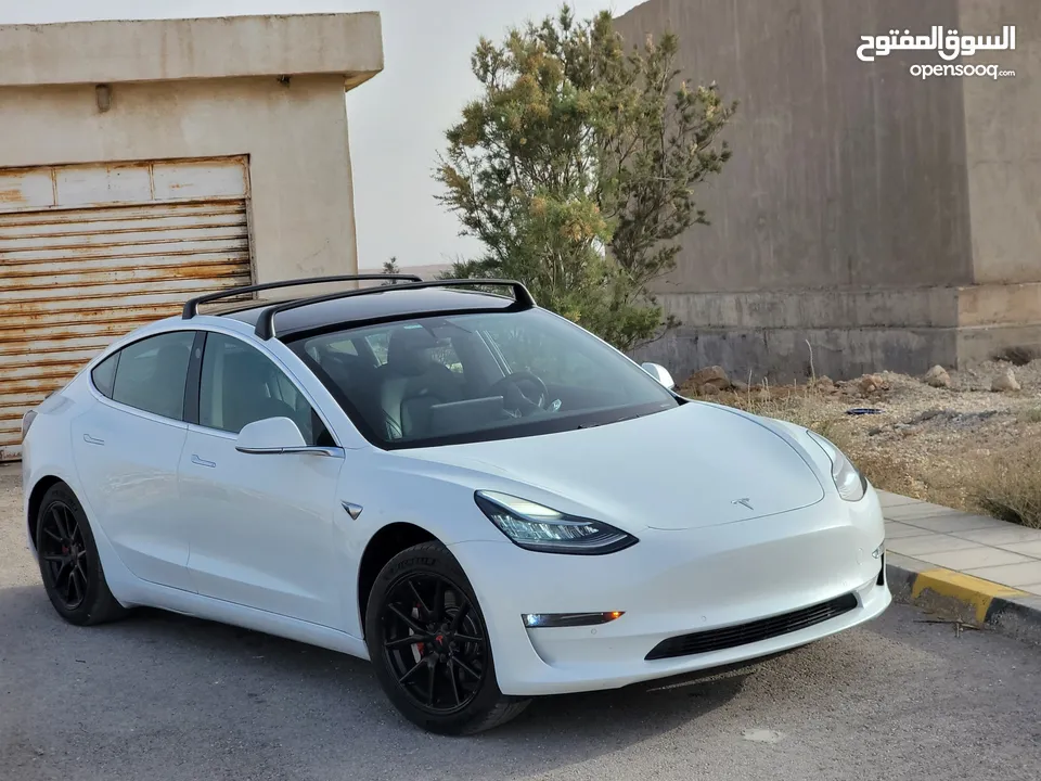 TESLA MODEL 3 2019 MID RANGE  تيسلا موديل ثري ميد رينج مميزه بحالة ممتازه