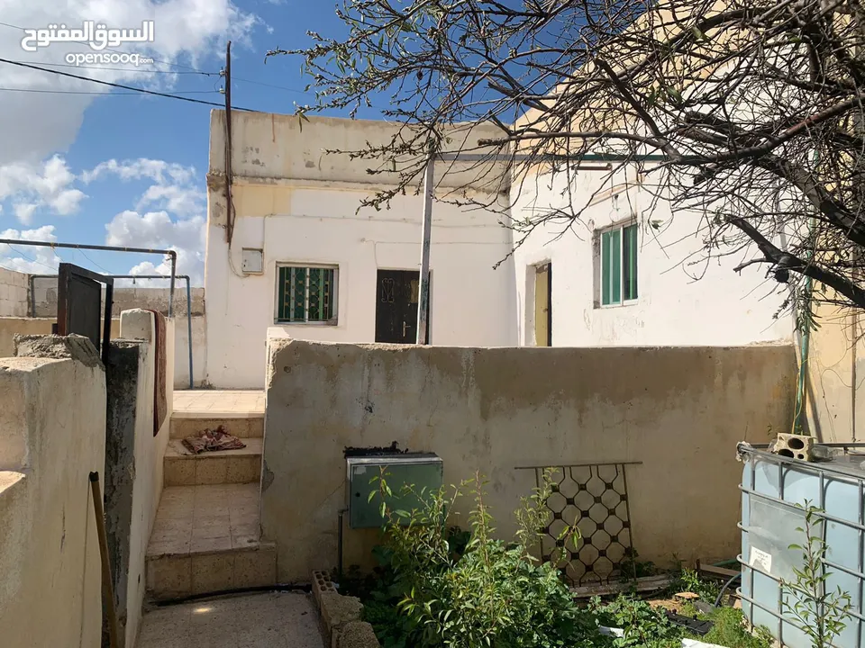 بيت مستقل للايجار في عمان منطقة احد - البيضاء
