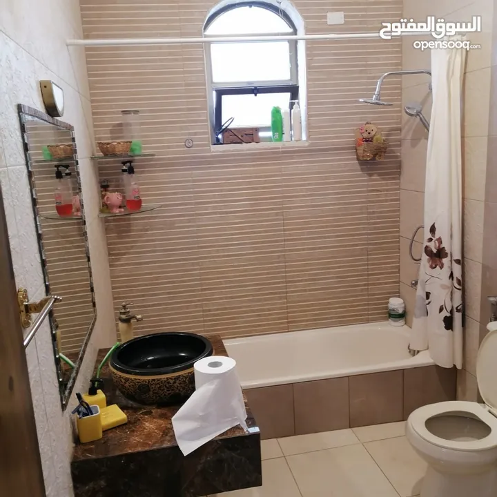 فيلا فاخرة مفروشه للايجار من المالك