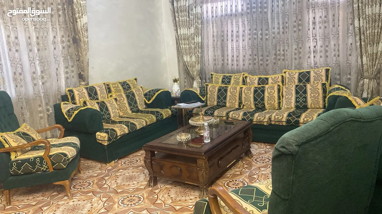 طقم كنب مستعمل للبيع بحالة جيدة