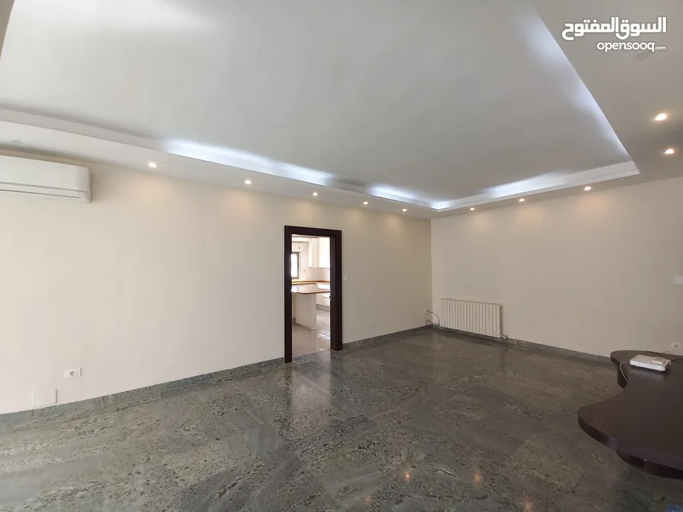 شقة غير مفروشة للإيجار 320م2 ( Property 17823 )-175089661