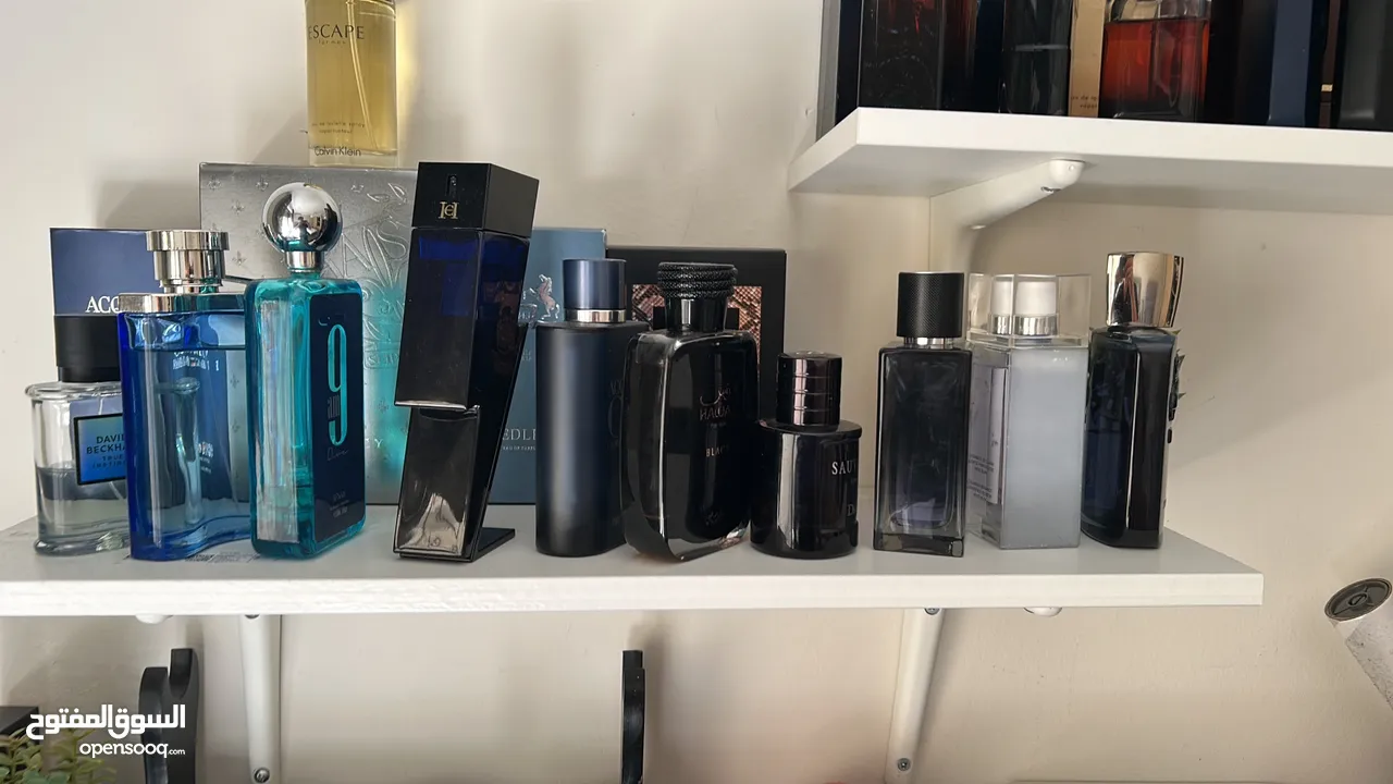 Over 40 original perfumes, all long lasting and original, good smelling and great longevity