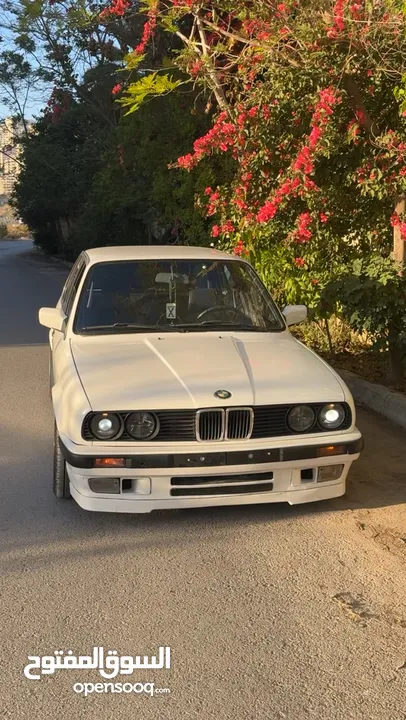 BMW E30 1988