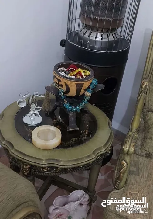 طقم كنب مع طاولات