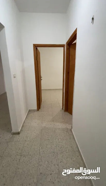 شقة ثلث غرف نوم وحمامين للاجار اسكان مرتب وجميل