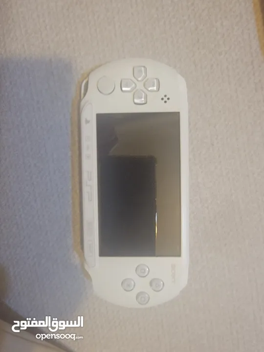 sony psp مستعمل بحاله جدا جيدة مع كامل اغراضها و حقيبتها استعمال شهرين فقط