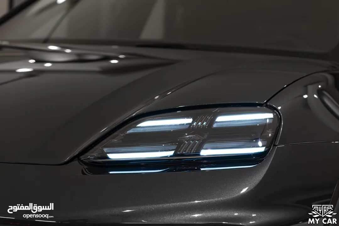 2025 Porsche Macan 4 Electric