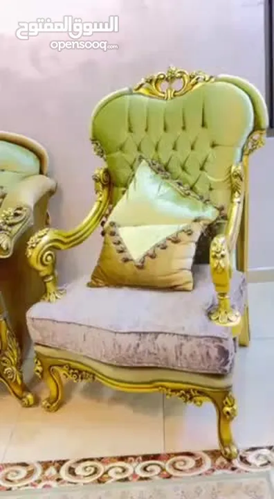 كنب مصري دمياطي مريح جدًا محفر لون اخضر و بيج محفر ذهبي عدد 7مقاعد + طاولة