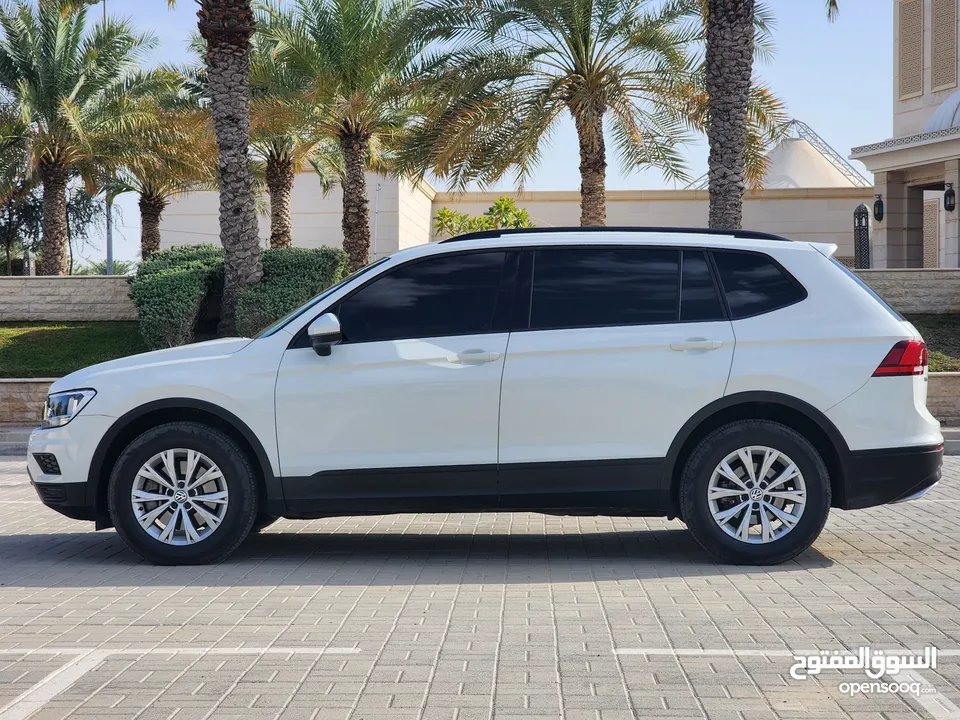 2018 Volkswagen Tiguan / Gcc Specs/ 4 Cylinder / 7 Seats / Mid Option