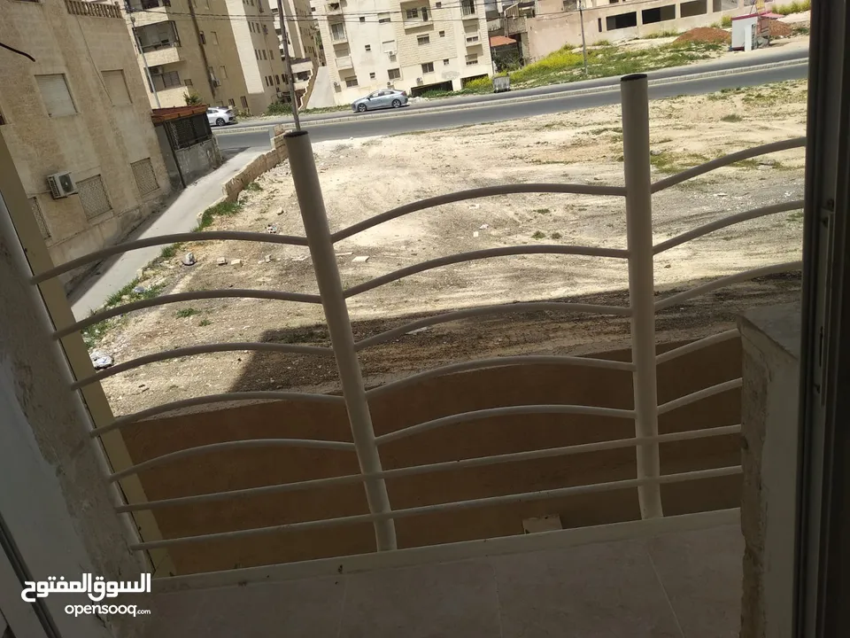 شقة فارغة للايجار في ضاحية الرشيد 2 نوم 230