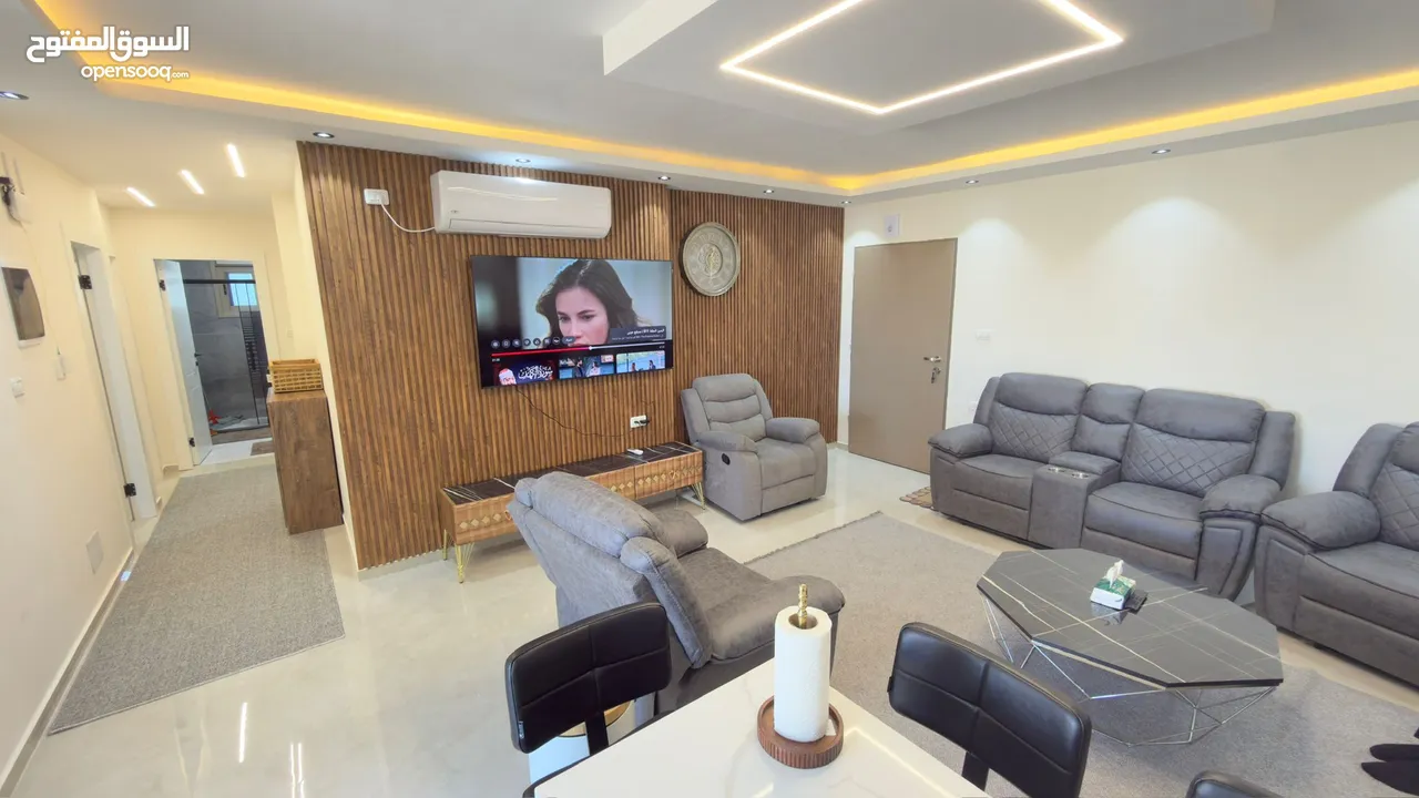 شقة ملوكية مفروشة للإيجار دقيقتين مشي للمنارة ووسط البلد