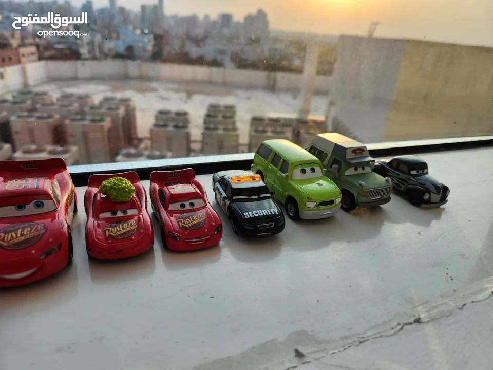 17 piece of original Disney cars