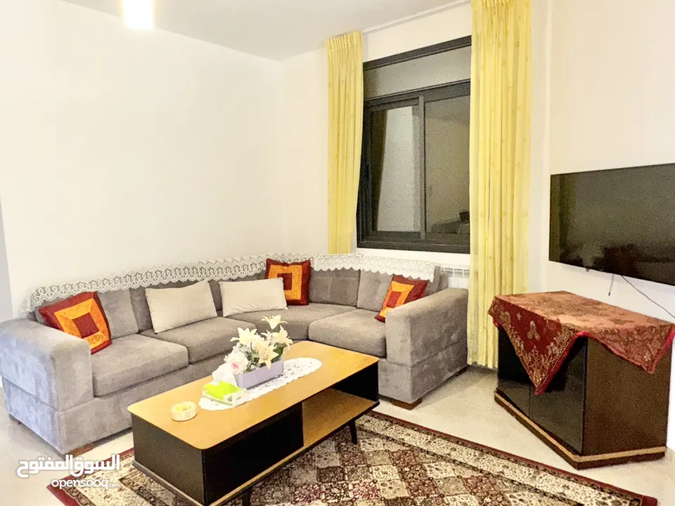 شقة للإيجار في عين منجد