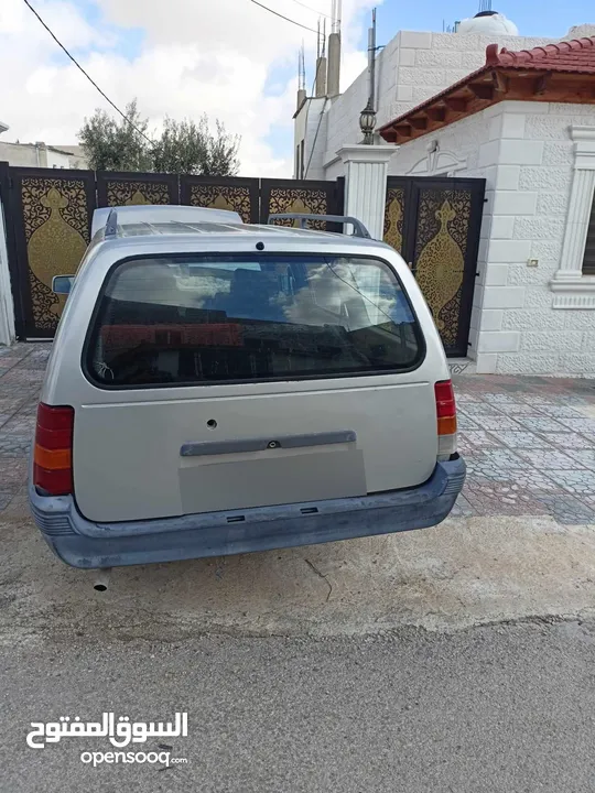 سيارة اوبل كاديت ستيشن بحالة جيدة للبيع .
