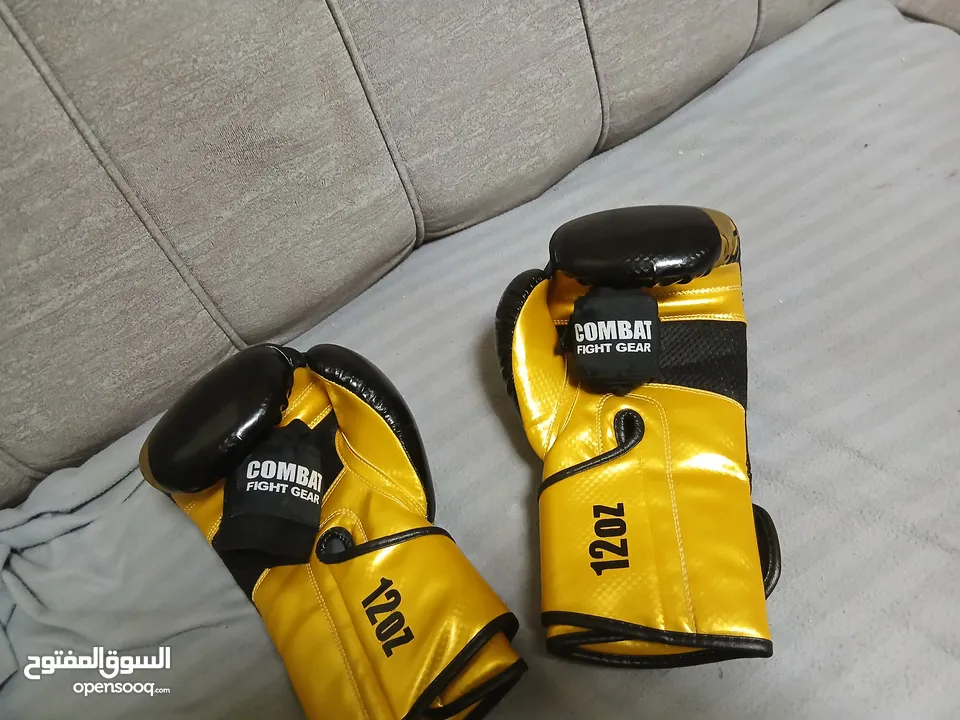 قفازات ملاكمه اصليه مع باندج