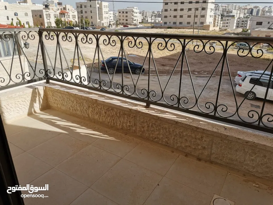 ثالث مع روف سطح غير مبني 150م في ابو نصير