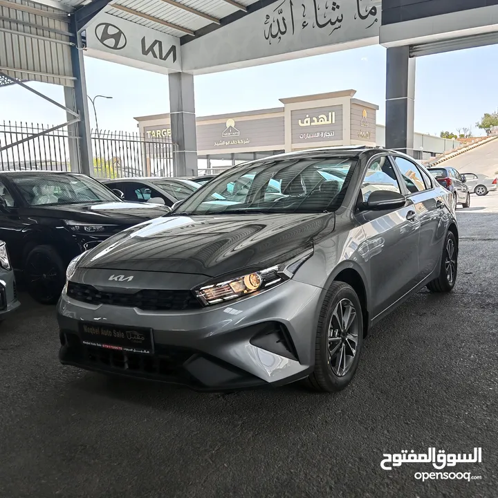 KIA CERATO 2024 (كفالة الوكيل الرسمي 5 سنوات) و(عقد صيانة 30,000 كم زيوت وفلاتر)