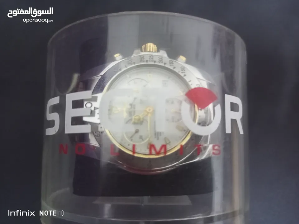 ساعة سكتور نظيفة بصلى على النبي مع علبه