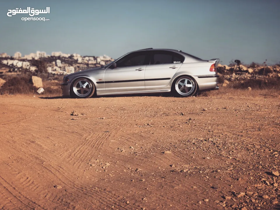 BMW  E46  325i  موديل  2001