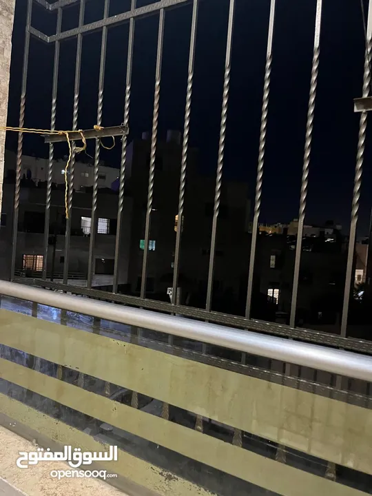 شقة بموقع ممتاز بجبل طارق شبة جديده بسعر ممتاز استخدام شخصي قليل