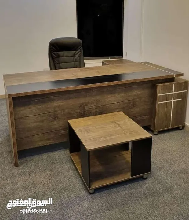 مكتب 140*70 مع جانبيه 80*40 وطاولة وسط تفصيل خشب مستورد بسعر المصنع