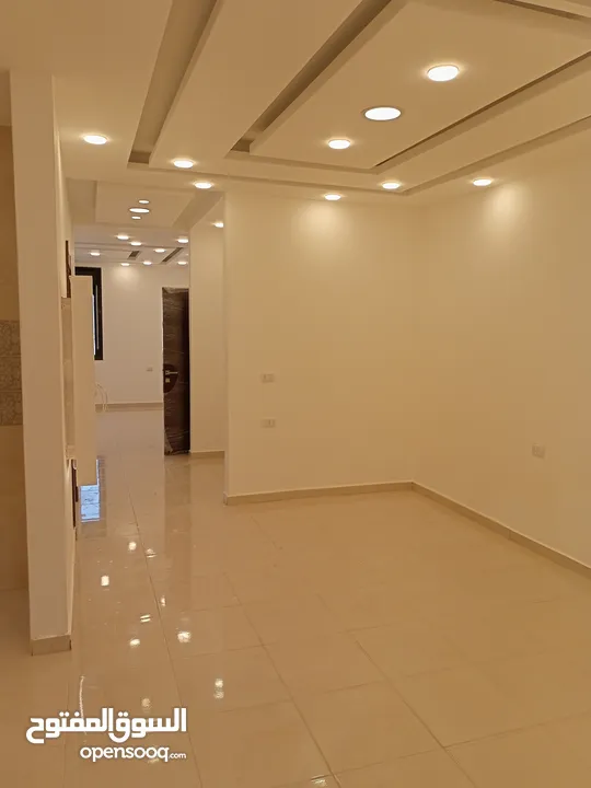 شقة للبيع في الزرقاء الجديده من المالك مباشرة((إسكان ابوعبيد)) طابق آول بسعر منخفض لمدة محدودة