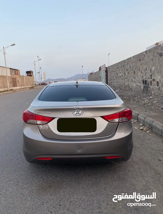 Hyundai Elantra 2013