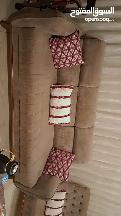 طقم كنب بحاله ممتازه