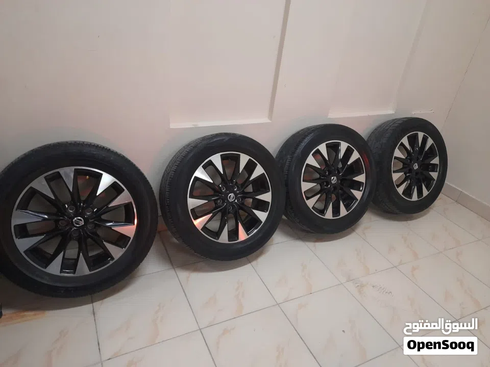 للبيع رنقات التيما ب 120وقابل Altima wheels for sale for 120Negotiable
