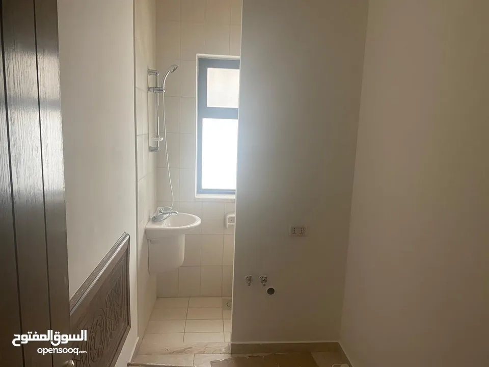 شقه فارغه ارضيه للايجار في دير غبار - REF : 14534