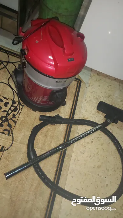 مكنسه كهربائية شفط قوي 2400 واط ثلاجه قياس 165سم ب60سم بحاله ممتازة نوع ناشينوال تبريد هواء فقط بحاج