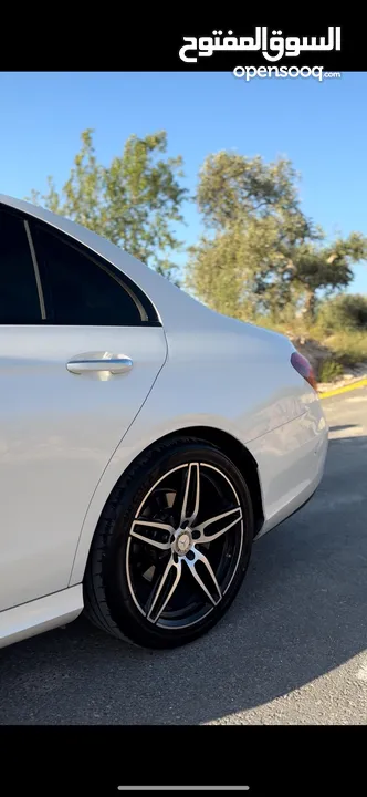 Mercedes Benz e200