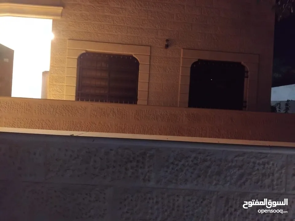 منزل في إسكان الكهرباء قرب مسجد عثمان بن مضعون
