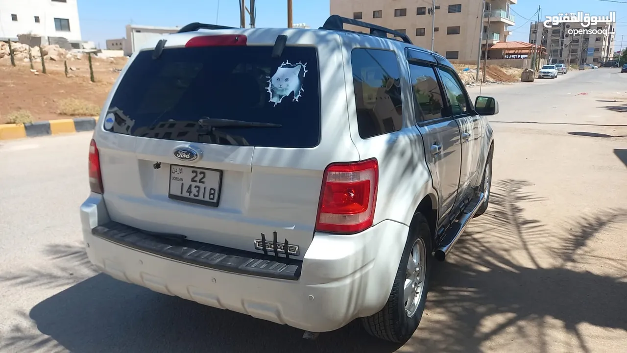 فورد اسكايب فل بفتحه فحص 3 جيد لون ابيض لؤلؤي بسعر مغري قابل للبدل