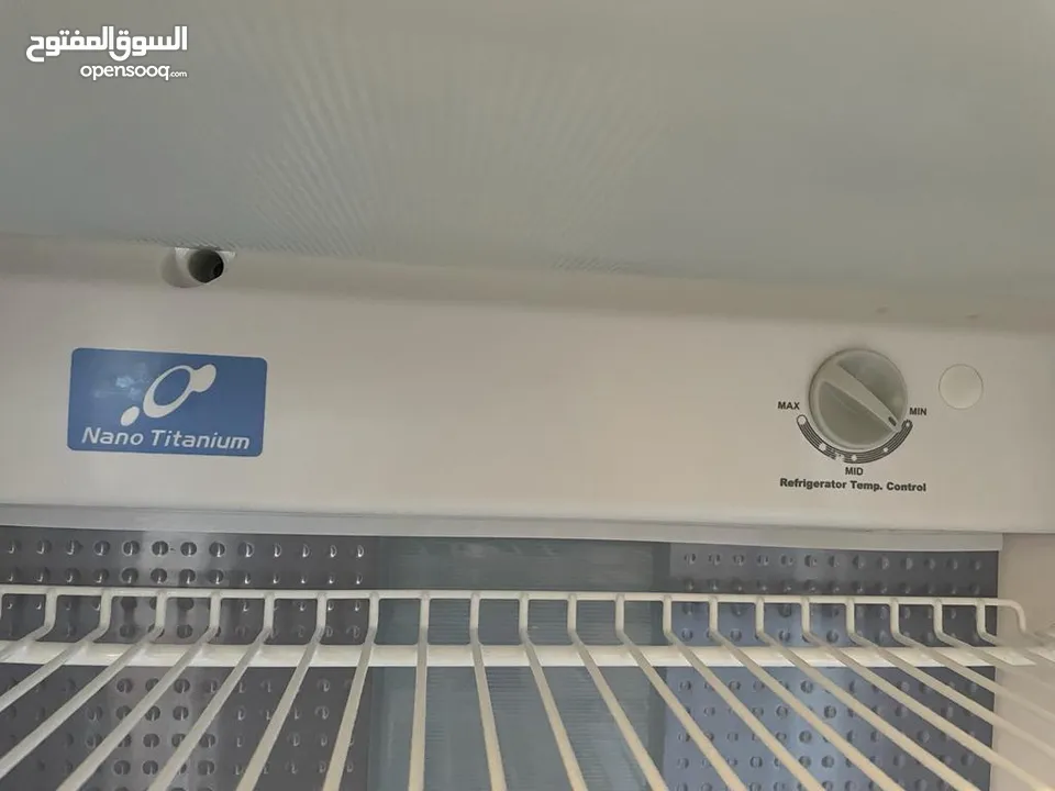 ثلاجه هيتاشي للبيع بحاله جيده جدا قابل للتفاوض بشي بسيط