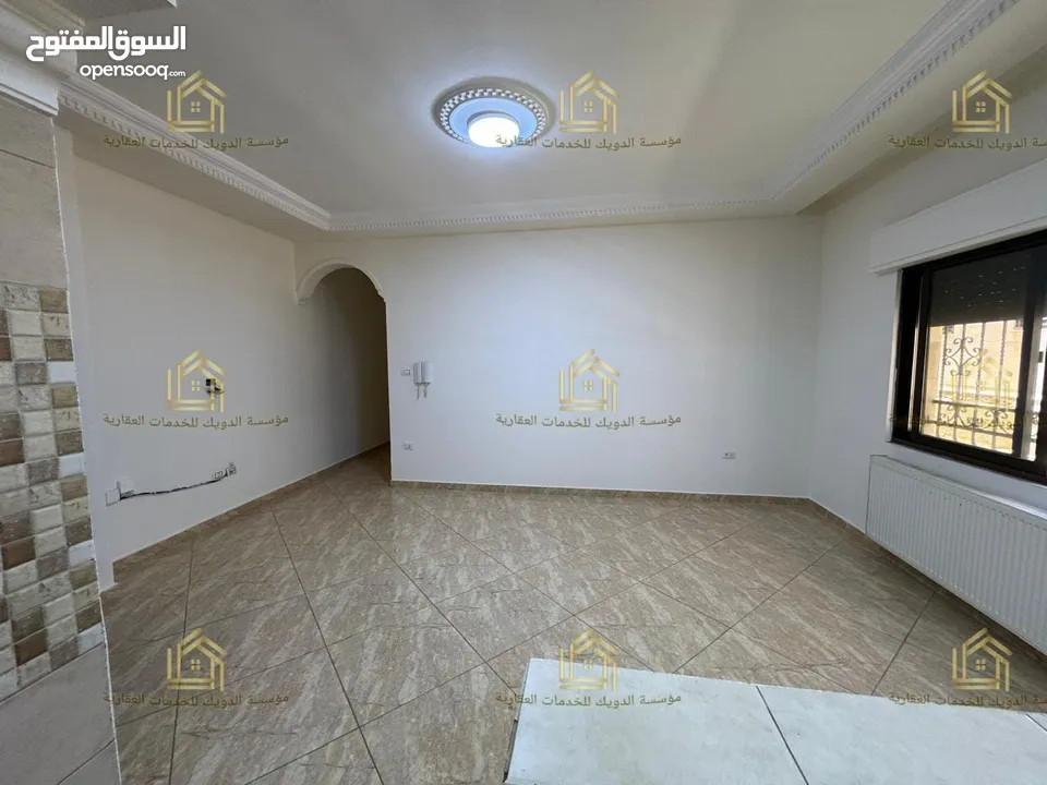 شقة مميزة - الرابية - 3نوم1ماستر - ارضية - ترس - قرب الخدمات العامة
