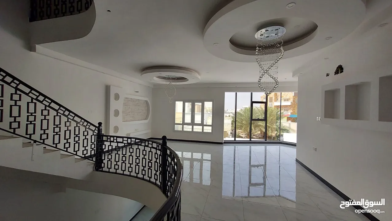 6 Bedrooms Villa for Sale in Al Maablilah REF:1034AR