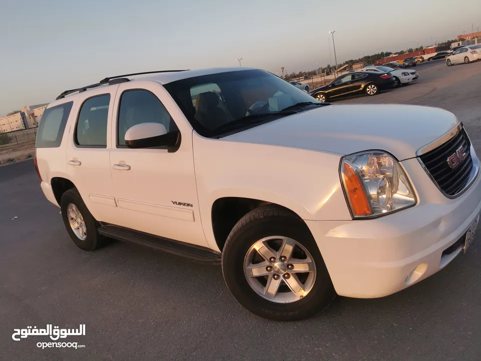 جي ام سي يوكن 2014 عداد 147 الف صبغ الوكاله GMC Yukon 2014 counter 147 thousand paint agency