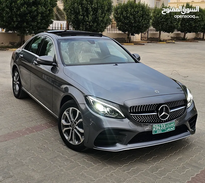 مرسيدس c300 موديل 2018 بحالة ممتازة