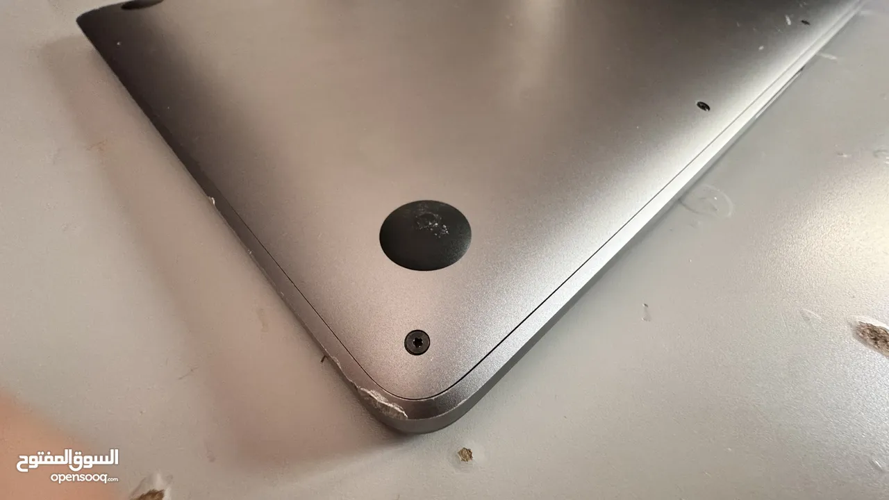 MacBook Pro 13.3 inch 2020 intel i5