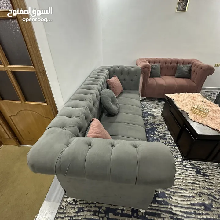 .........::طقم كنب تفصيل مخمل ثقيل 8 مقاعد خشب سويد بحالة ممتازة ........:.::::::::::