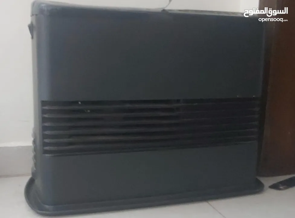اغراض للبيع بسعر ممتاز يناسب الجميع ا وضعهم ممتاز ومنهم جديد وفي اكتر احذية للي بيريد يبعت واتس